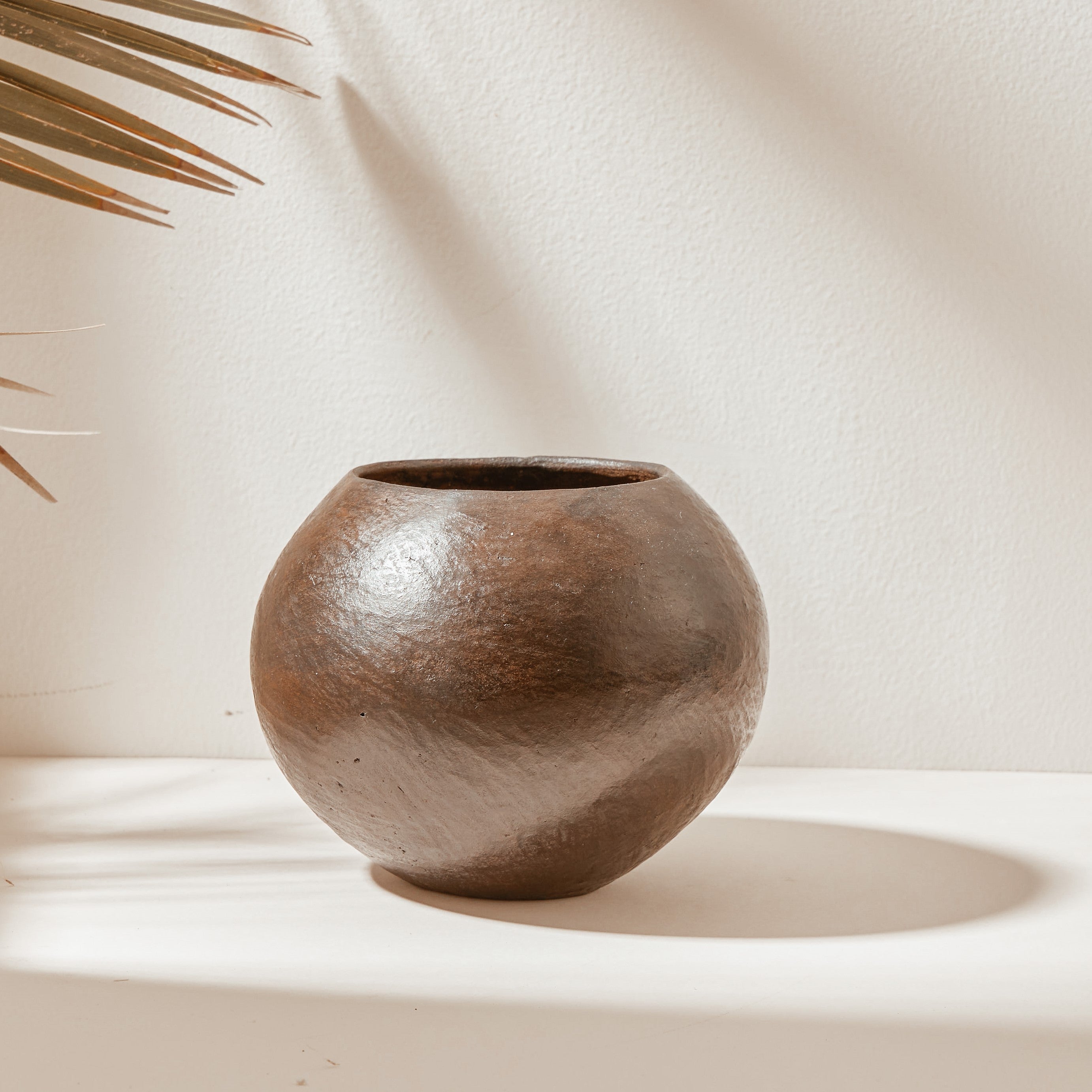 GUGU Vintage Smoke-fired Small Ukhamba Traditional Zulu Pot (S. Africa)