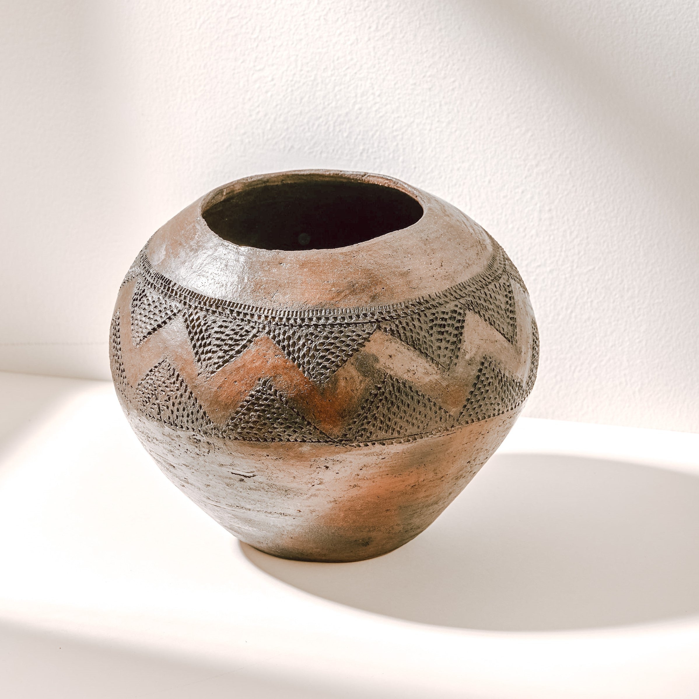 AYANDA Vintage Smoke fired Ukhamba Traditional Zulu Pot S Africa AYANDA Vintage Smoke fired Ukhamba Traditional Zulu Pot S Africa
